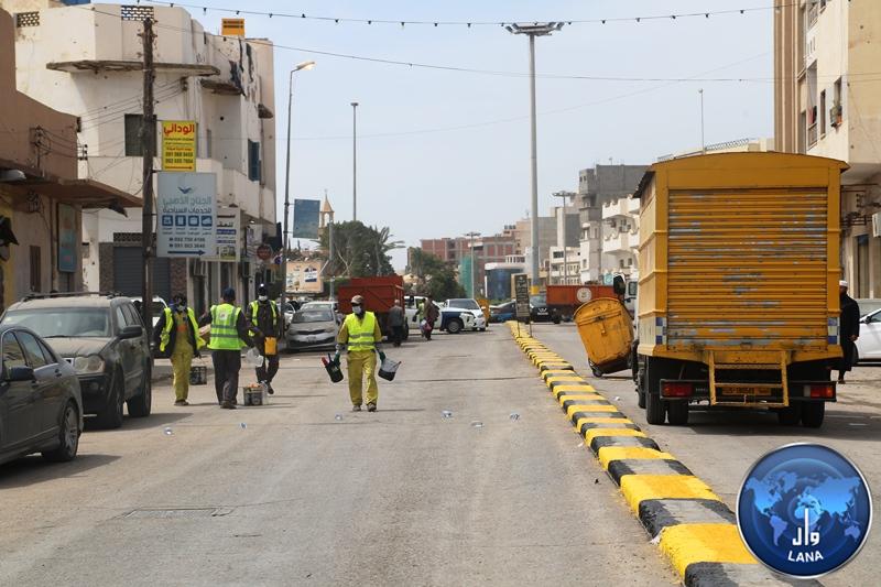 شباب منطقة فشلوم بالتعاون مع بلدية طرابلس حملة تنظيف وطلاء الطريق العام