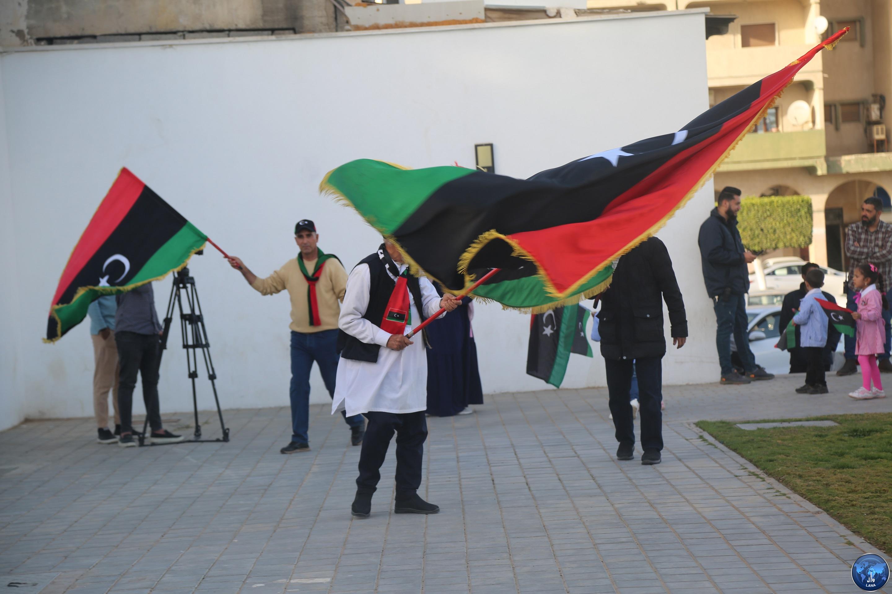 احتفال بلدية  سوق الجمعة ومراقبة التربية التعليم بسوق جمعة  بثورة 17 فبراير 