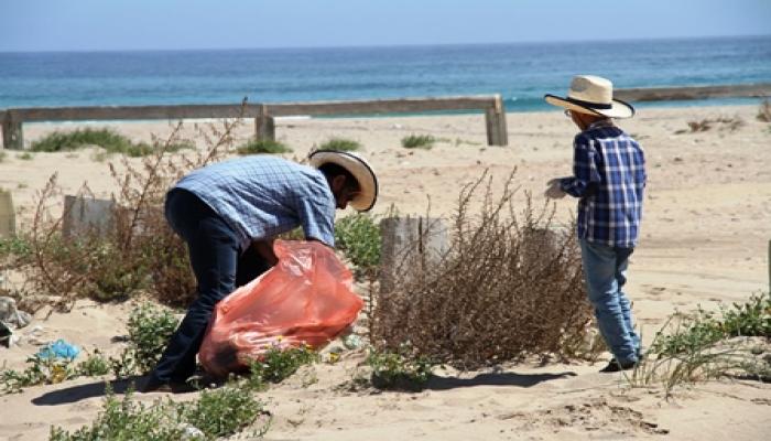 مؤسسة نوارس ليبيا بالخمس تنظم حملة تنظيف بشاطي لبدة 