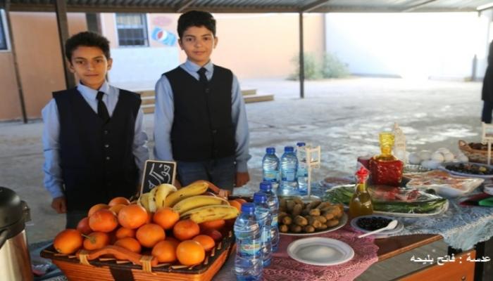 مدرسه حليمة الساعدية بسوق الجمعه تنظم افطارا صحيا لجميع تلاميذها .