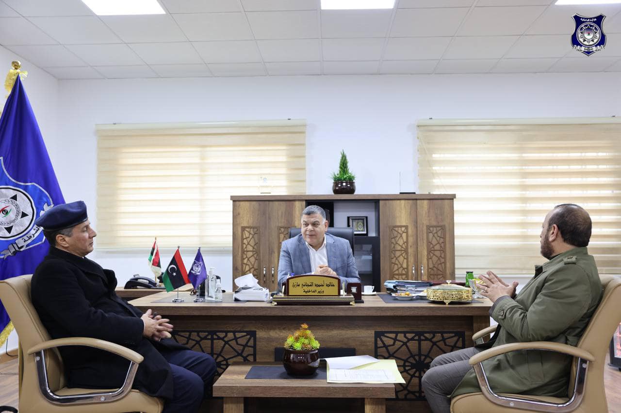 وزير الداخلية يتابع اجراءات قبول دفعات جديدة من المجندين في الوزارة