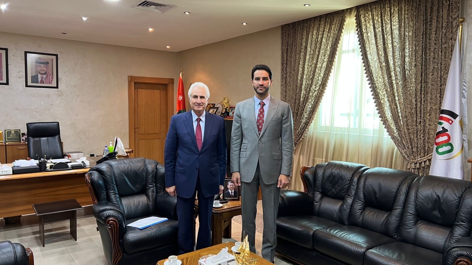 سفير ليبيا بالأردن يبحث مع وزير التعليم العالي الأردني تفعيل الاتفاقيات المبرمة بين البلدين .