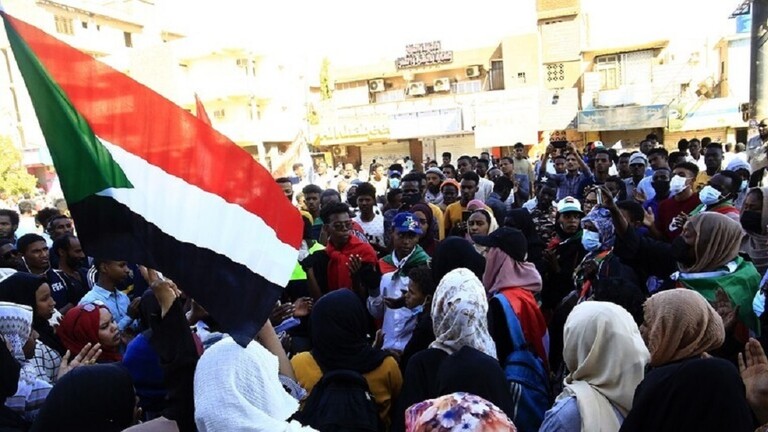 مقتل 3 أشخاص في تظاهرات مناهضة للسلطة العسكرية في السودان