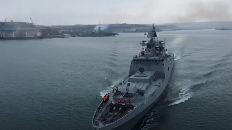   بدء تدريبات كبيرة لأسطول البحر الأسود الروسي بمشاركة أكثر من 20 سفينة حربية  .