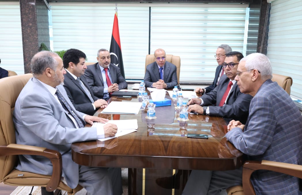 (Al-Lafi) chairs a meeting to review the steps taken to complete the national reconciliation project.