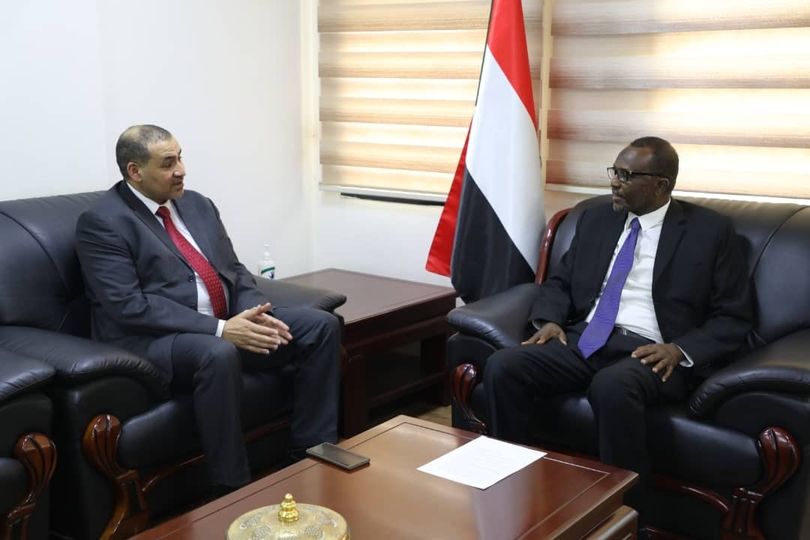 سفير ليبيا في السودان ووكيل وزارة الخارجية السودانية المكلف يبحثان علاقات التعاون بين البلدين.