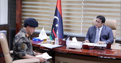 The commander of the Counter-Terrorism Force briefs the Commander in Chief on the work of the force in dealing with terrorism and organized crime.