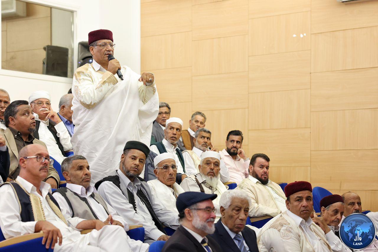   المنفي يلتقي مشائخ وحكماء وأعيان ليبيا.