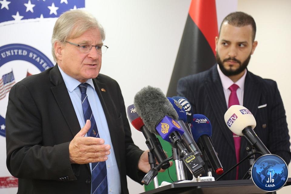 السفير الأمريكي: قد يتسنى إجراء الانتخابات في ليبيا في ظل وجود الحكومتين