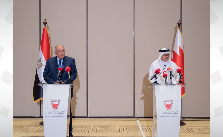 وزيرا خارجية البحرين ومصر يشددان على أهمية الحفاظ على وحدة وسلامة الأراضي الليبية.