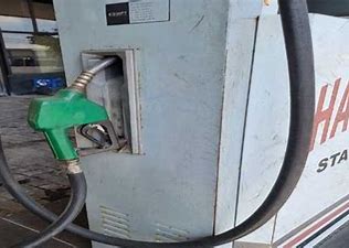   السلطات السورية ترفع سعر البنزين المدعوم مجددا  .