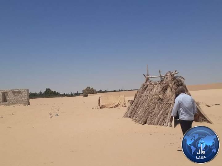 مراسل (وال): استخدام ما يعرف بـ (الحمام الرملي) في صحراء جالو وأوجلة - بين العلاج والاستجمام.