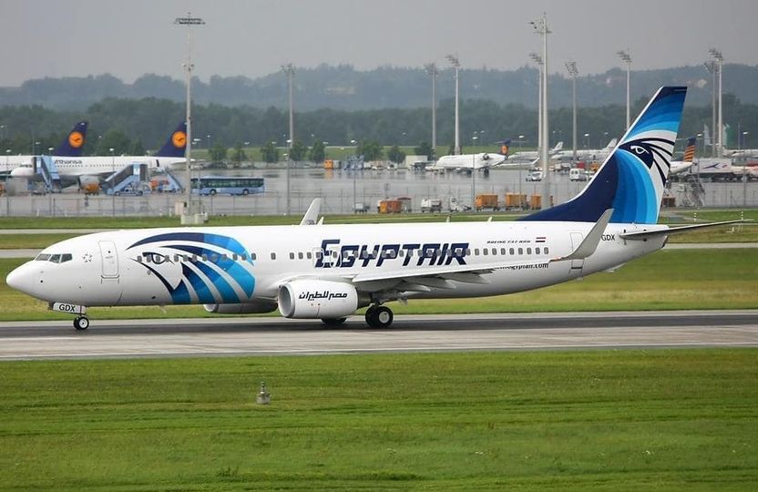 عاجل / وصول اولى رحلات شركة مصر للطيران  الى مطار معيتيقة الدولى بعد توقفها لـ( 8 ) سنوات  