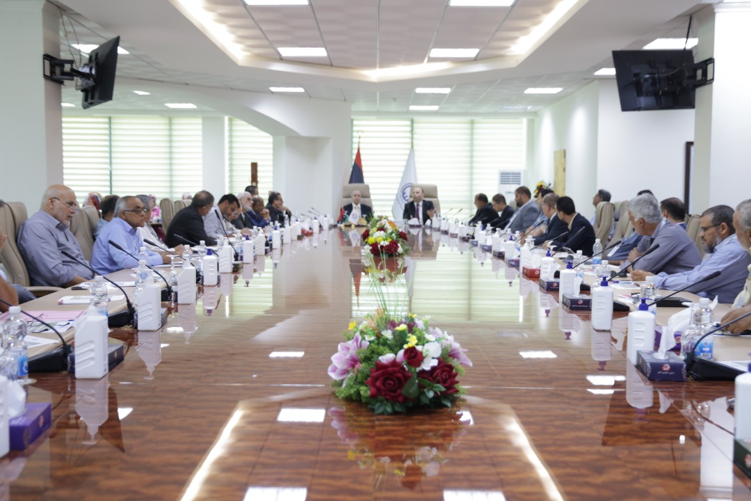 An expanded meeting between the NOC and General Authority for Communications and Informatics.