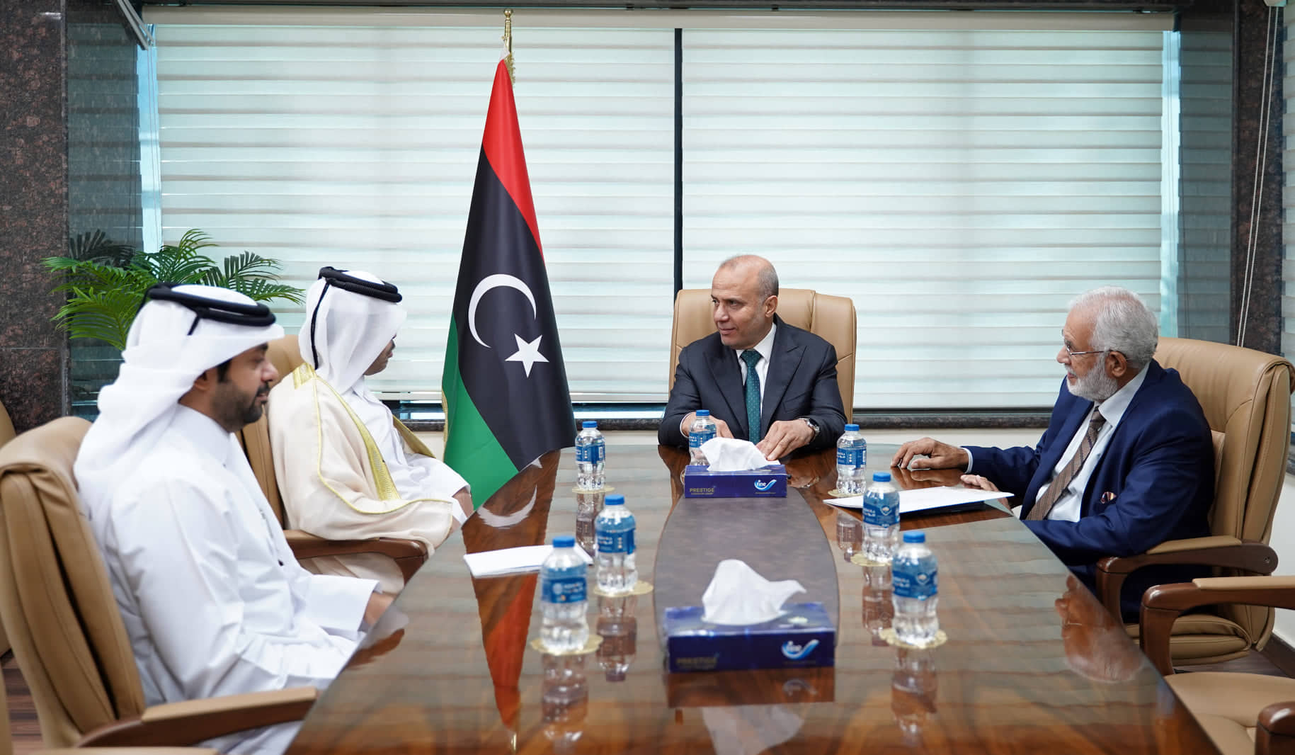 Al-Lafi discute avec l'ambassadeur du Qatar des développements du processus politique en Libye.
