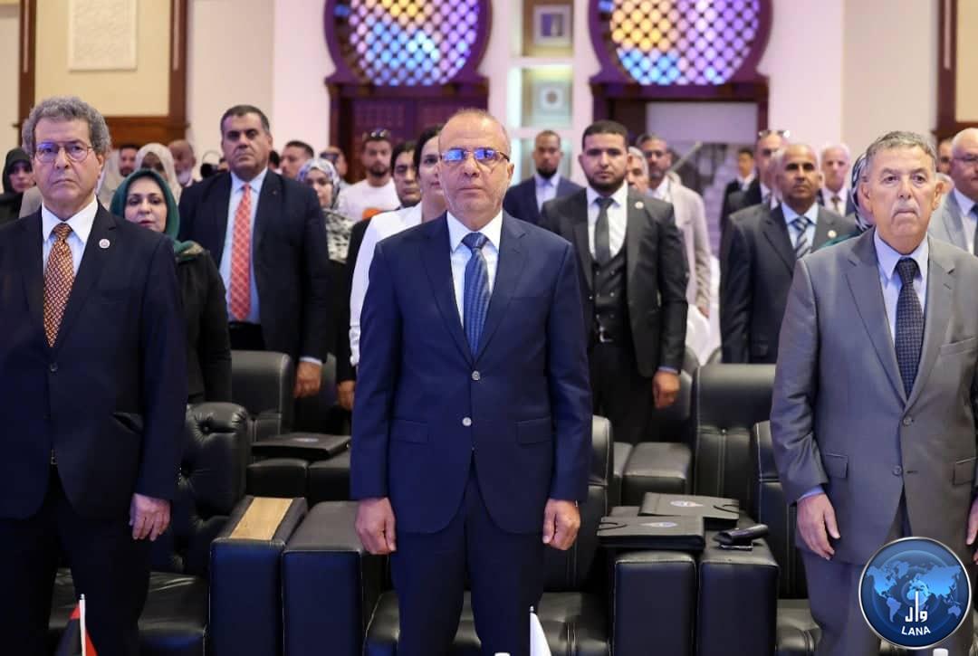 Al-Lafi assiste à l'hommage des ministres du pétrole, des dirigeants de la société et des personnalités qui ont terminé leur carrière dans le secteur.