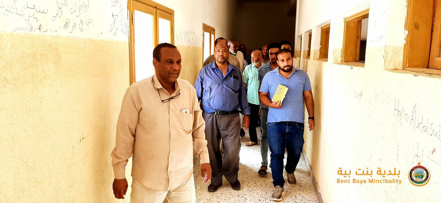 An engineering team from the Southern Development Authority inspects a number of educational institutions in the municipalities of Bint Baya and Al-Buwanis.