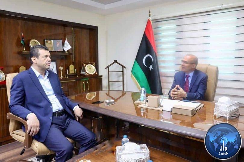 Abdullah Al-Lafi assure le suivi avec le ministre de la Santé chargé des moyens d'améliorer et de développer les services de santé pour les citoyens dans toutes les villes et régions, en particulier le sud de la Libye