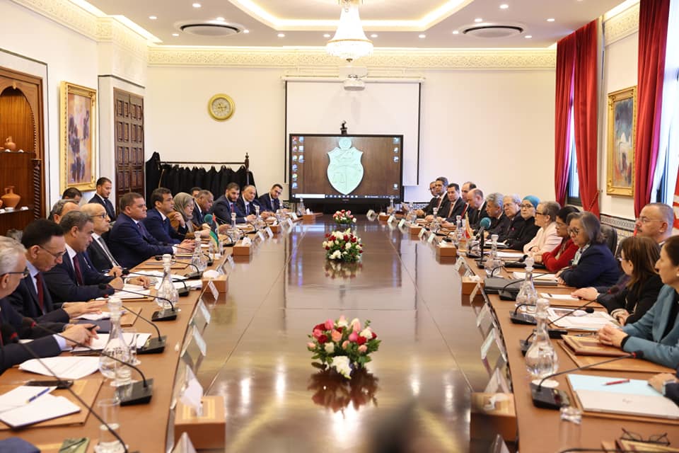 جلسة مباحثات بين حكومة الوحدة الوطنية و الحكومة التونسية 
