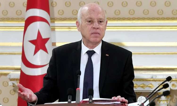 الرئيس التونسي يمدد حالة الطوارئ في البلاد حتى نهاية 2023.