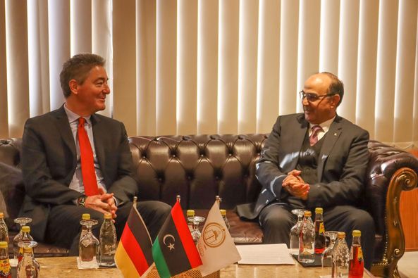 خلال لقائه عميد بلدية بنغازي السفير الألماني : تطرقنا للدور الاساسي للبلدية في خدمة المواطنيين  . 