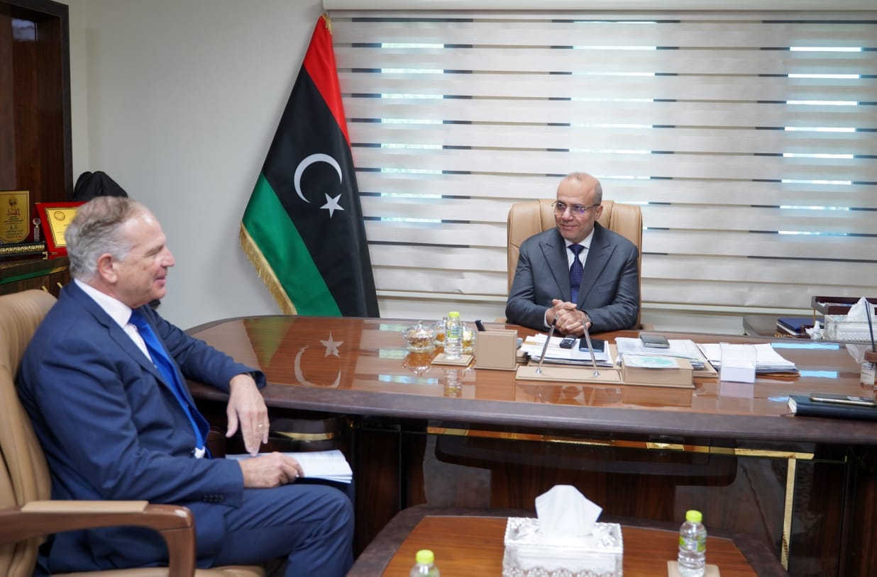 عبدالله اللافي يبحث مع سفير هولندا تطورات المشهد السياسي في ليبيا.