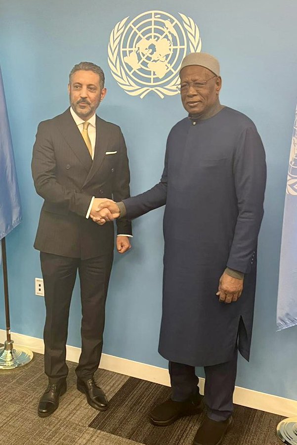Après son priefing devant le Conseil de sécurité, M. Batelli, rencontre le délégué libyen aux Nations unies et se félicite de l'engagement conjoint de la Libye et des Nations unies pour soutenir la tenue d'élections en Libye en 2023.