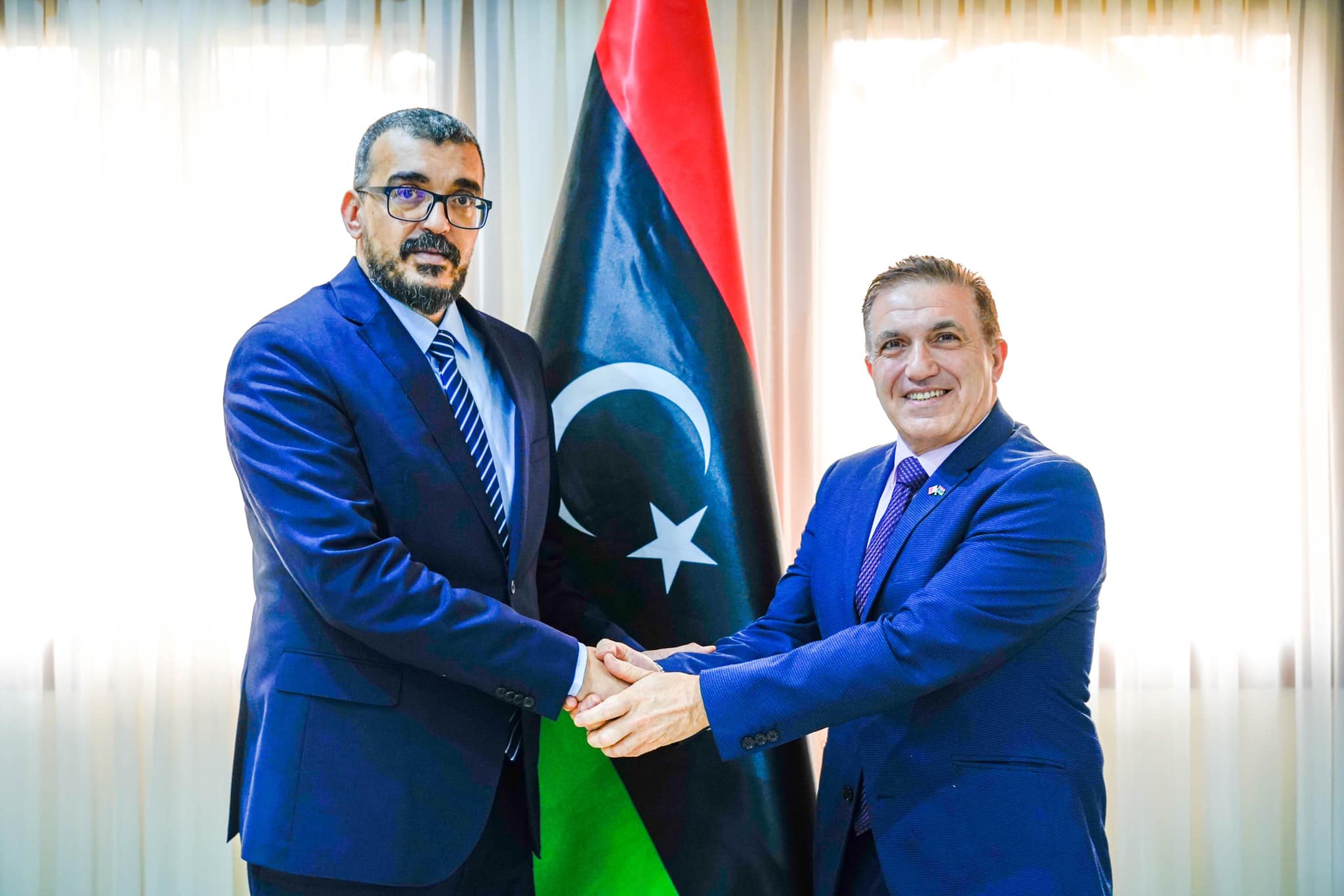 ليبيا ومالطا تبحثان التعاون في مجالات الإدارة المحلية والتدريب والشراكة بين البلديات في كلا البلدين