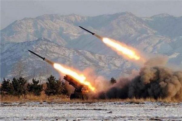 إطلاق صاروخين باليستيين في البحر قبالة الساحل الشرقي لكوريا الشمالية.