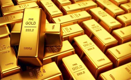  تراجع أسعار الذهب مع استقرار نسبي لسعر الدولار عالميا 