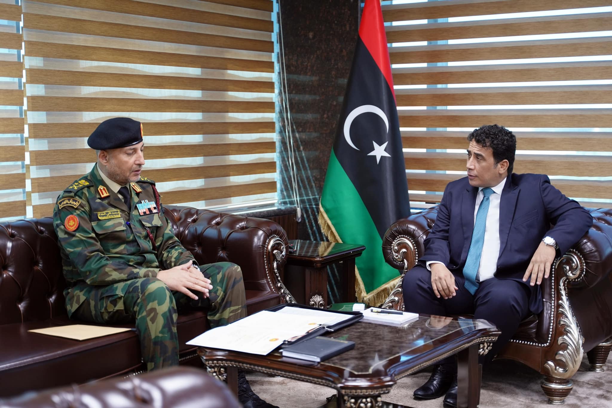 M.al- Menfi / le chef d'état-major général de l'armée nationale/réunion.