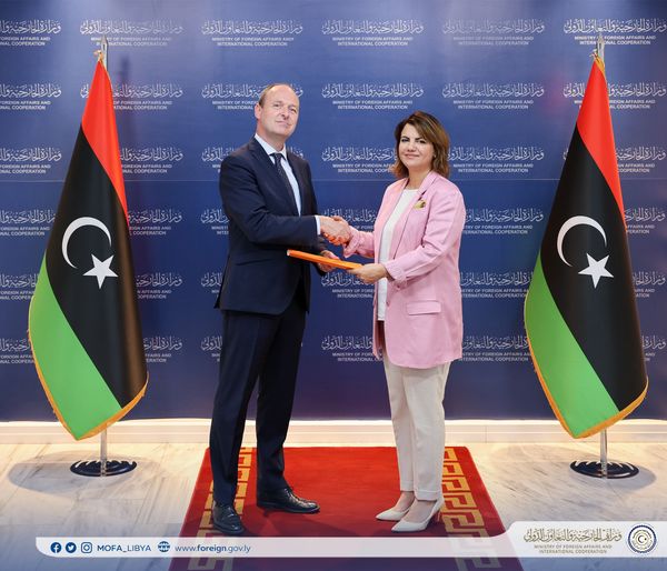 Al-Mangoush reçoit une copie des papiers du nouvel ambassadeur des Pays-Bas en Libye