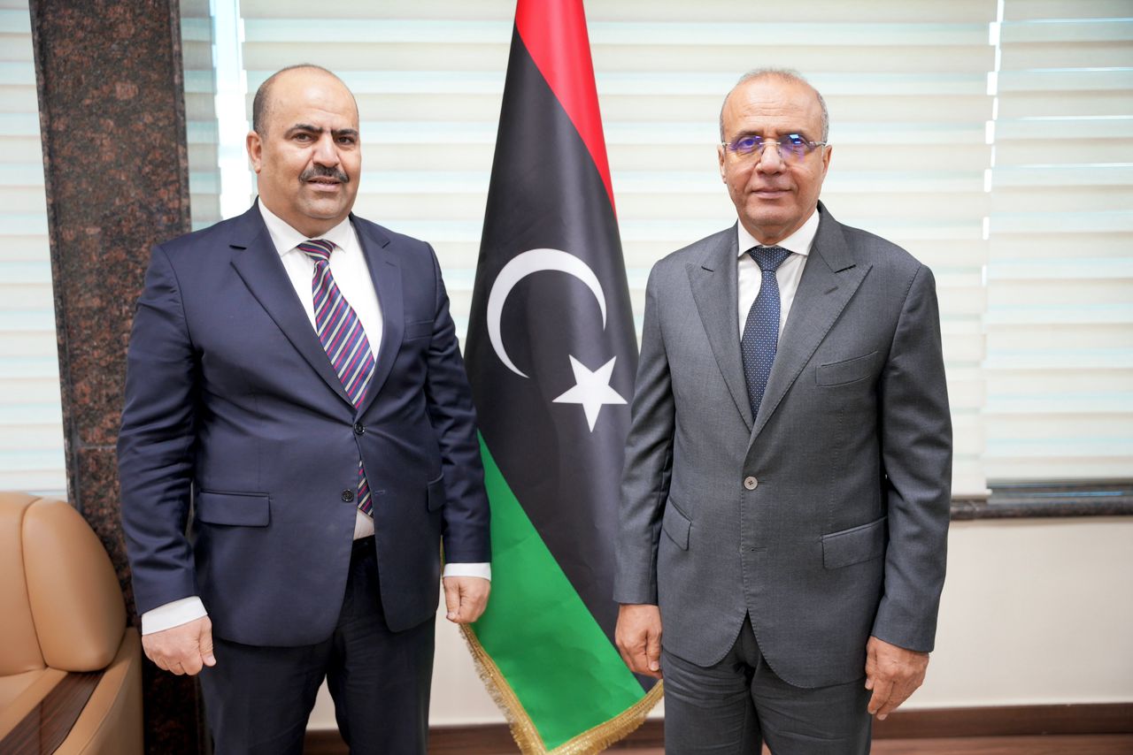  L'Algérie appelle à un consensus juridique et politique pour tenir les élections en Libye .