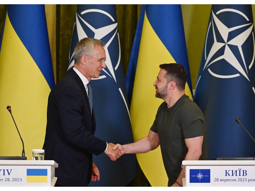   الناتو يؤكد أن أوكرانيا حاليا أقرب إلى الحلف من أي وقت مضى .