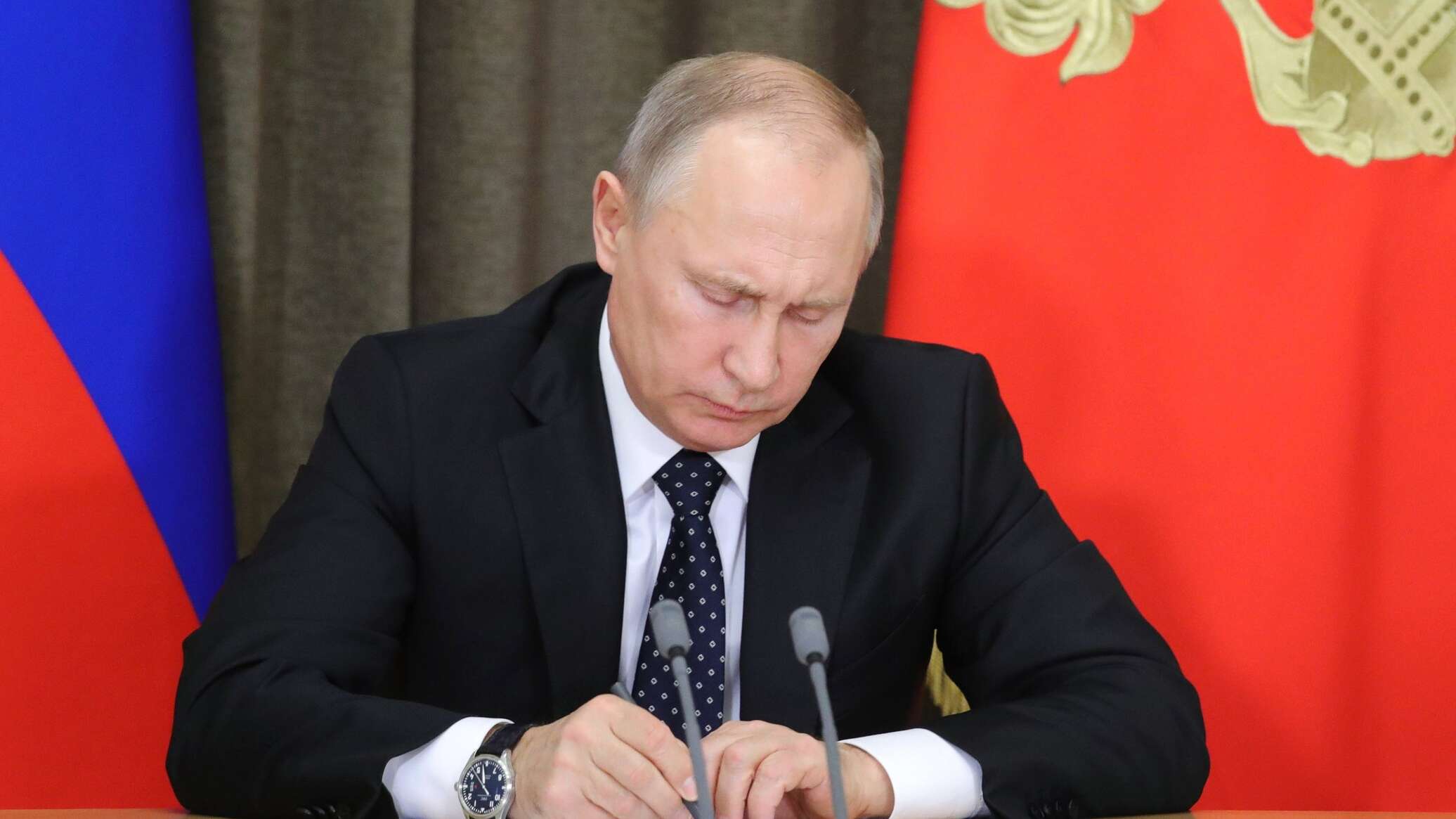 بوتين يوقع   قانونًا يعتبر الثلاثين من سبتمبر يوما للاحتفال الرسمى بإعادة توحيد الأقاليم الجديدة 