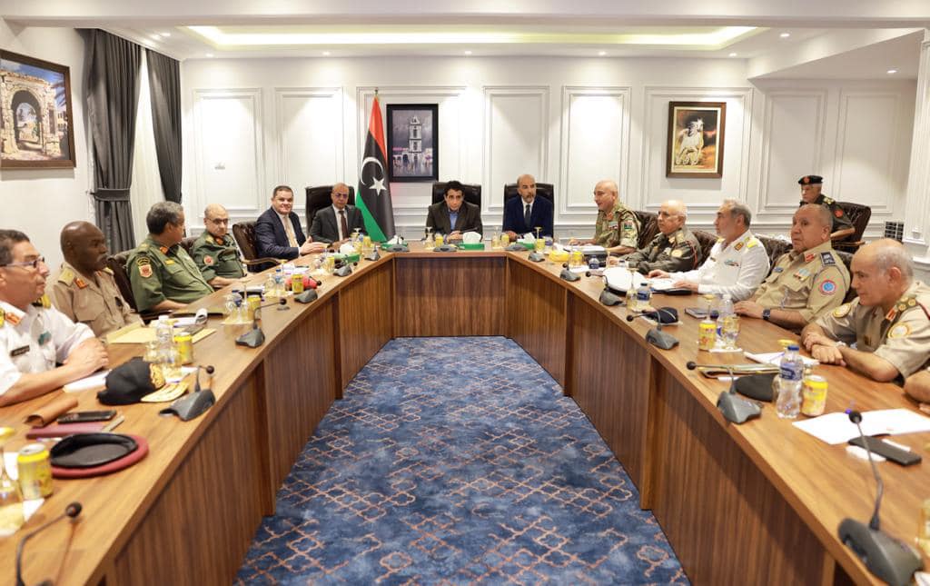 الرئاسي  يعقد لقاءا أمنيا موسعا حول آخر المستجدات العسكرية  بالمنطقة الغربية. 