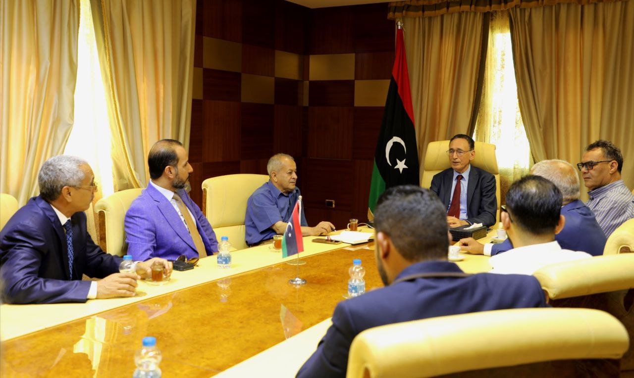 الحويج يتابع مع الغرفة الليبية المصرية المشتركة الصعوبات التي تواجه حركة نقل السلع والخدمات بين البلدين.