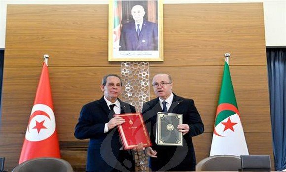 الجزائر وتونس توقعان على 26 اتفاقية في مختلف القطاعات.