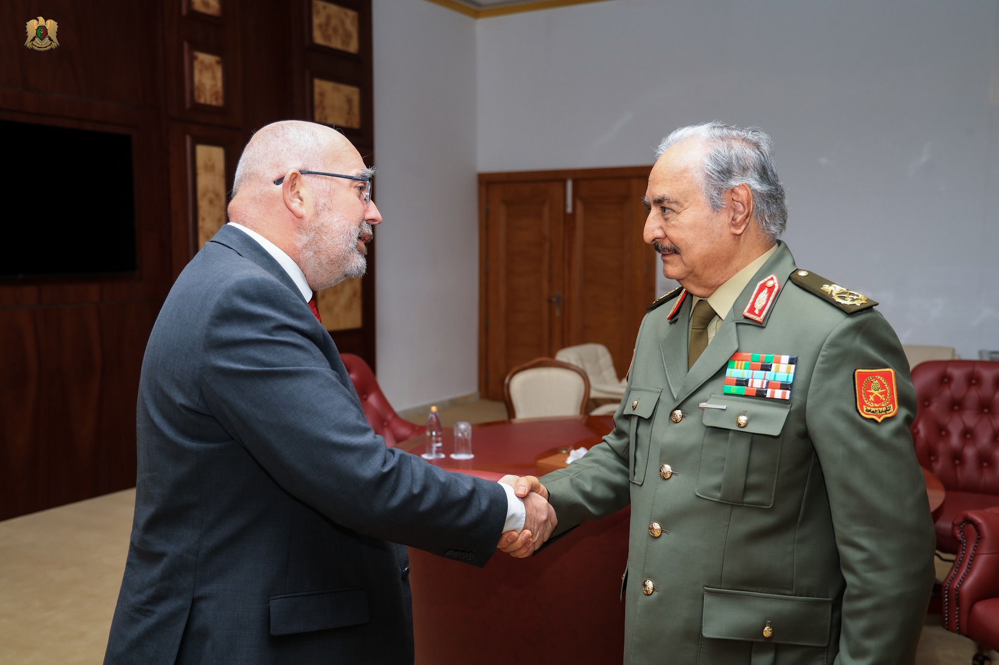 Haftar discusses with the British Ambassador the latest political developments in Libya