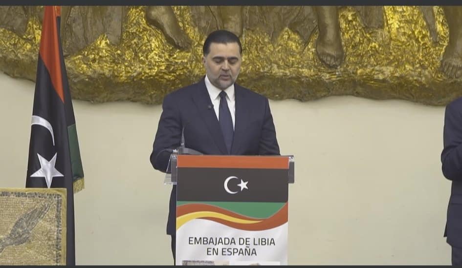  السفارة الليبية بمدريد تتسلم عدد 12 قطعة اثرية مهربة من ليبيا.