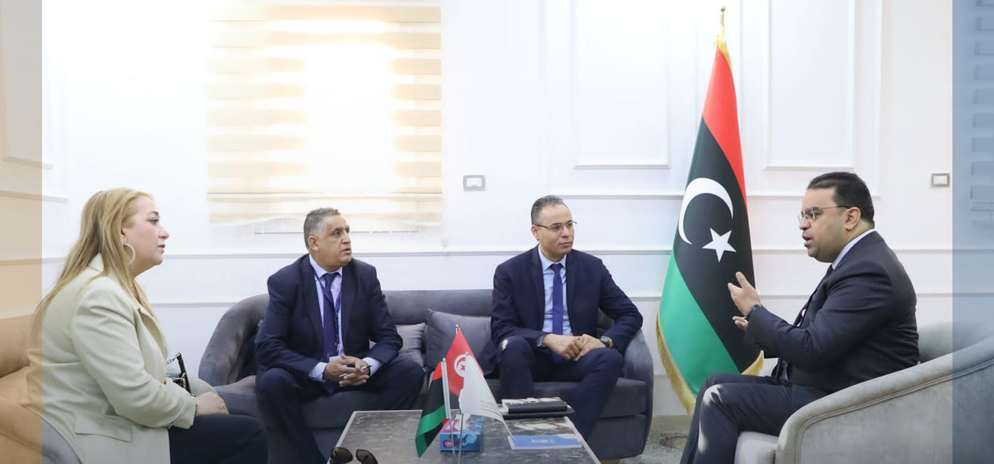  ليبيا وتونس تبحثان تفعيل مذكرة التفاهم الموقعة بين وزارتي العمل والتأهيل ووزارة التشغيل  .