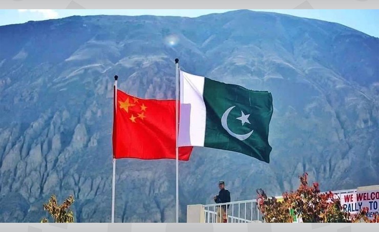 باكستان والصين يتفقان على تعزيز التعاون العسكري خاصة بين قواتهما البحرية.