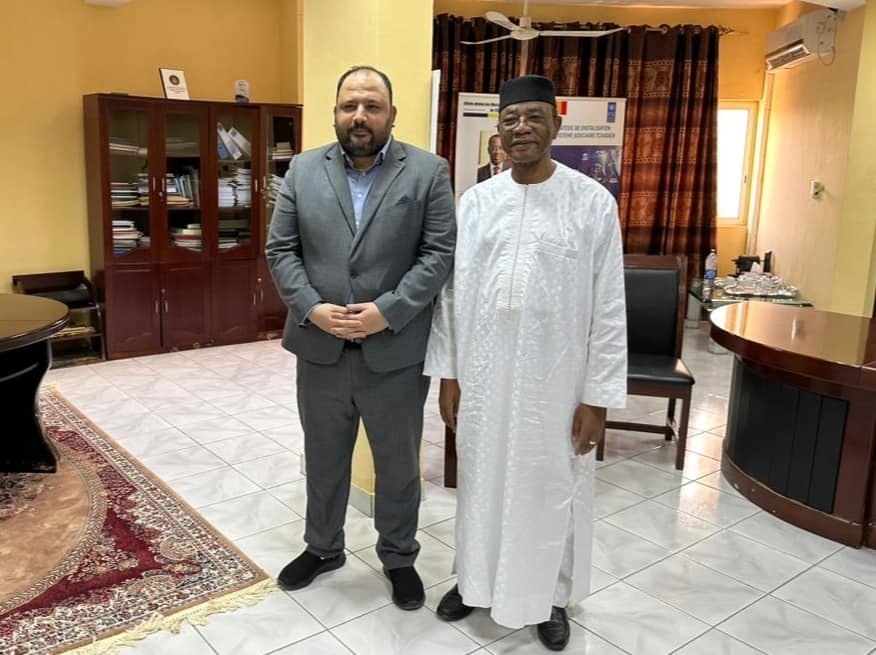Al-Zeni discusses enhancing cooperation with the Chadian justice sector.