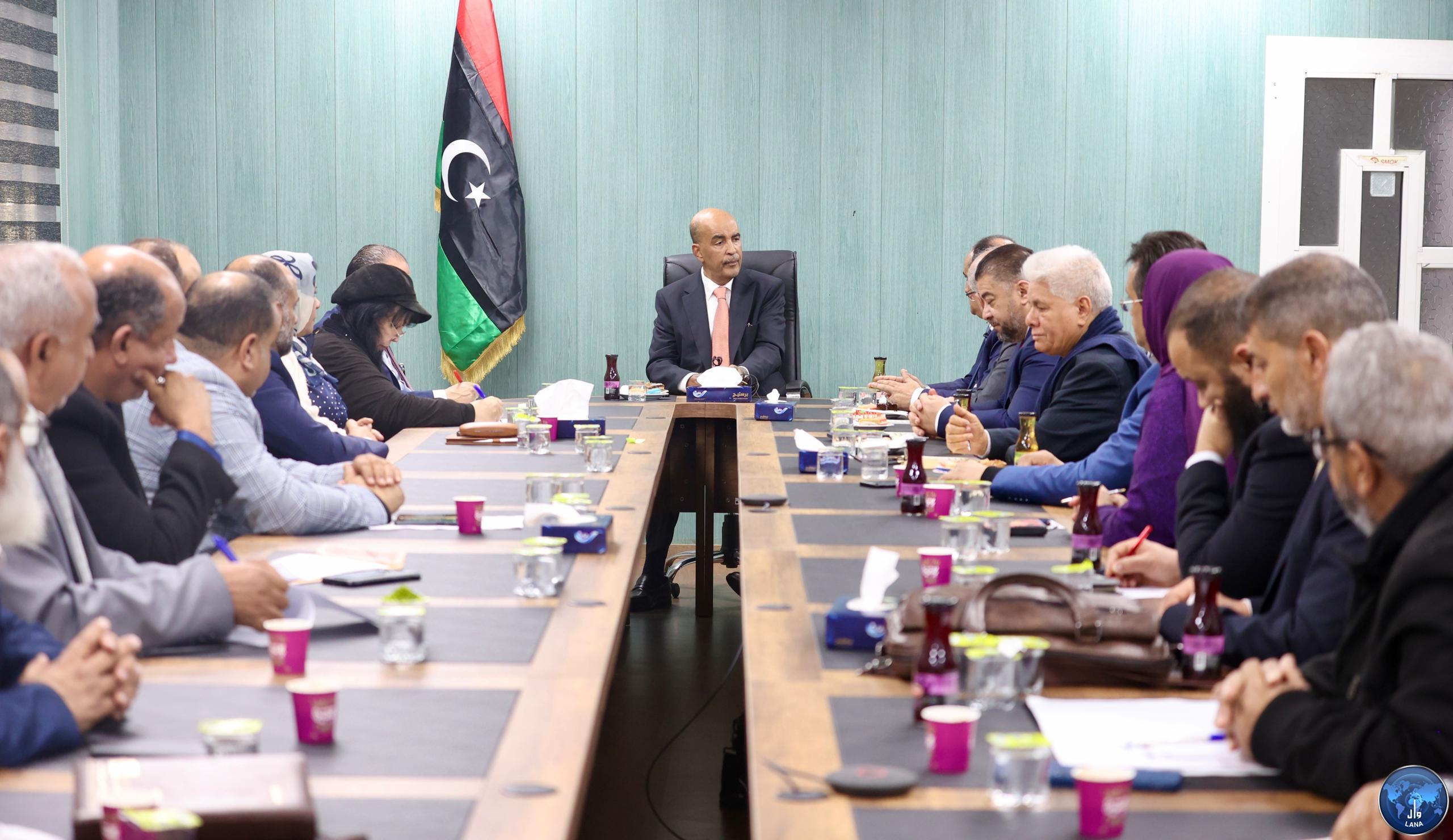 Al-Koni meets with the head of the Libyan Authority for Scientific Research and elite Libyan experts and academics.