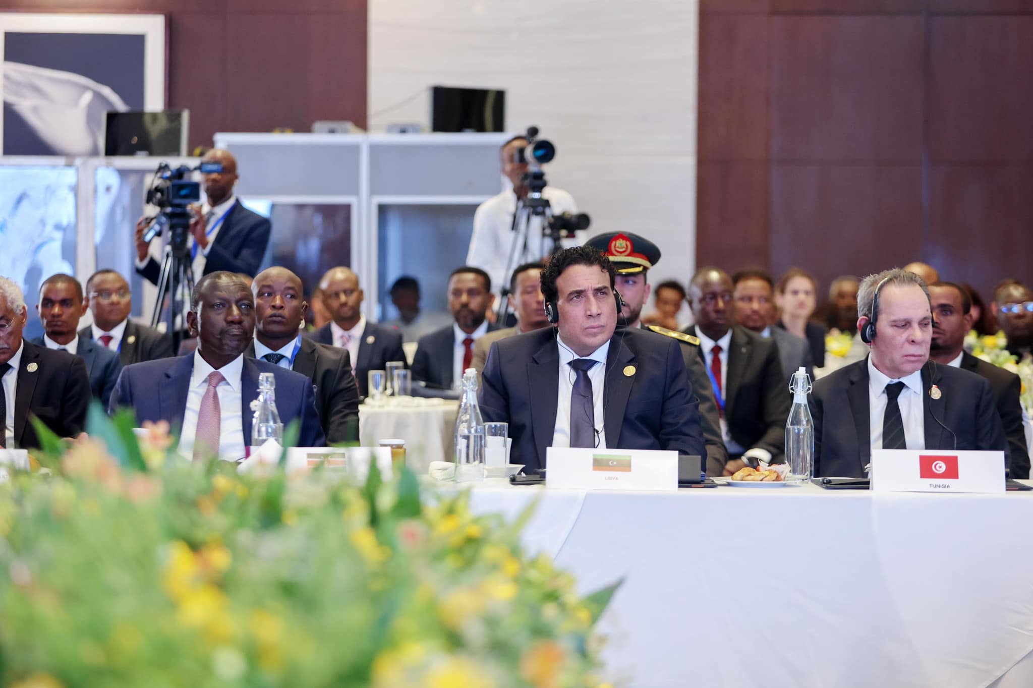  ( المنفي ) يشارك  في اجتماع بالعاصمة الإثيوبية أديس أبابا نظمته حكومة جمهورية كينيا . 