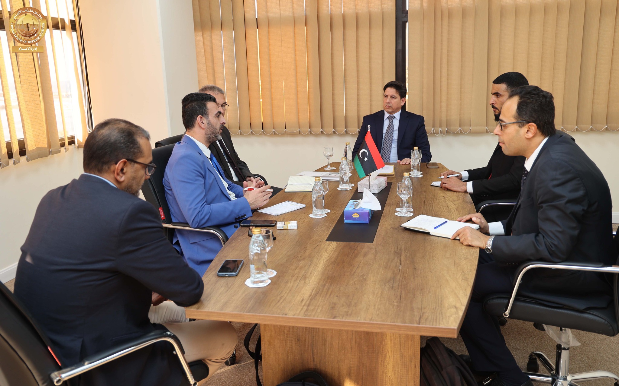  العقوري يلتقي مع المدير الإقليمي للمؤسسة الألمانية للتعاون الدولي ( GiZ ) بمقر ديوان مجلس النواب في بنغازي . 