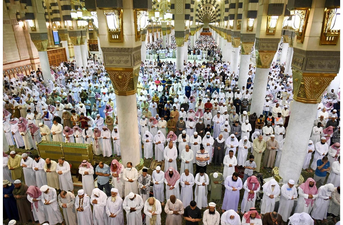 المسجد النبوى يستقبل أكثر من ستة ملايين مصل خلال الأسبوع الماضى