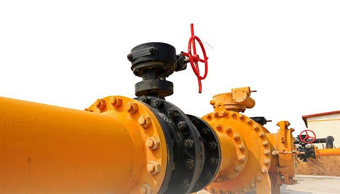 غازبروم الروسية تعلن تواصل إمداداتها من الغاز إلى أوروبا عبر أوكرانيا .