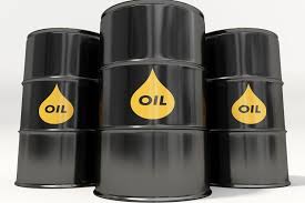 أسعار النفط تتراجع متأثرة بتوقعات زيادة الإمدادات.