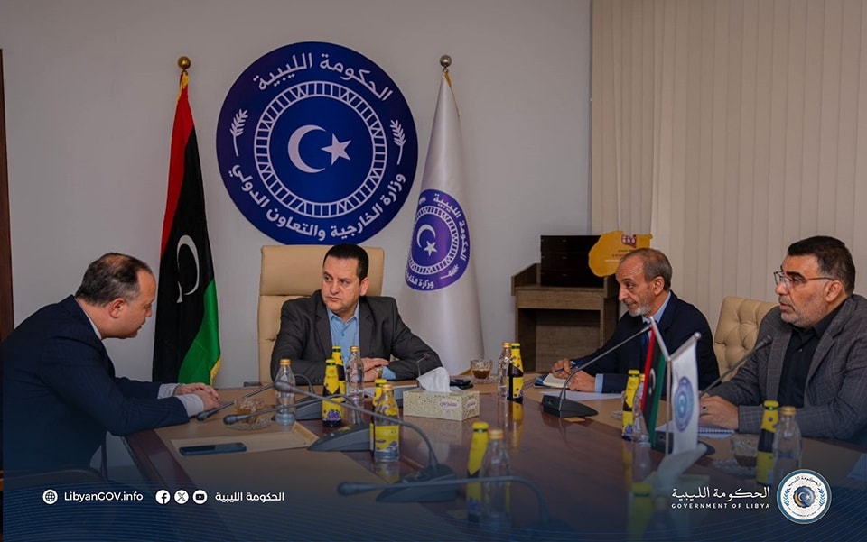 القنصل العام المصري في بنغازي يبدي استعداد شركات بلاده للمساهمة في إعادة إعمار ليبيا .